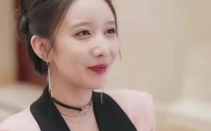 《逃婚夫妇又掉马甲了》：甜宠升级，爆笑不断！看高颜值CP如何玩转双重身份？