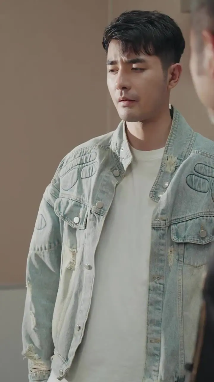 《九转神医》：看落魄神医如何逆袭打脸拜金女，爽文剧情燃爆！